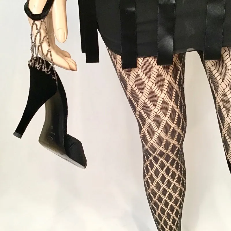 Chanel 09P 2009 Spring fishnet stockings black tights hosiery Sz Large