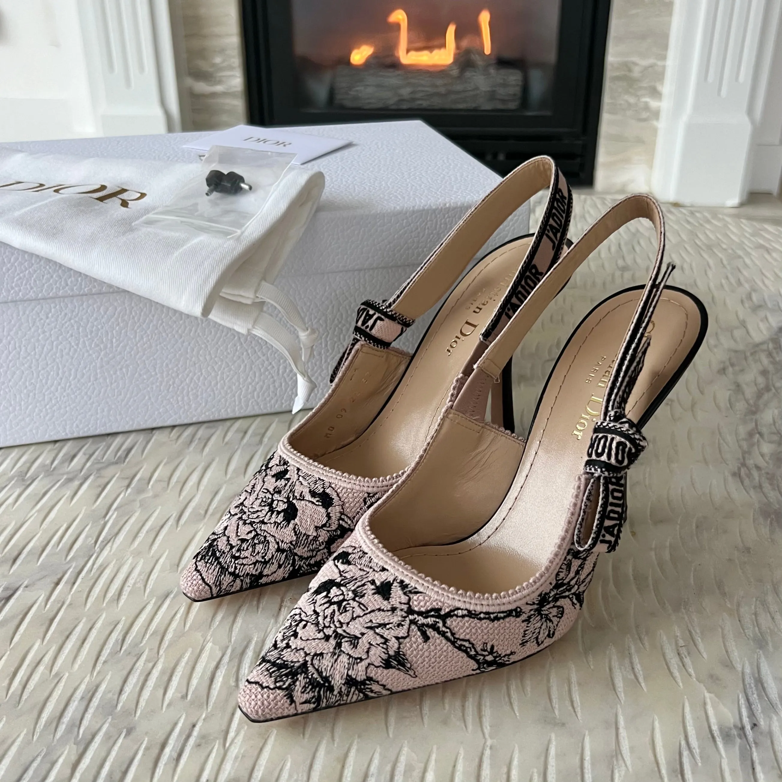 CHRISTIAN DIOR J'ADIOR SLINGBACK PUMPS