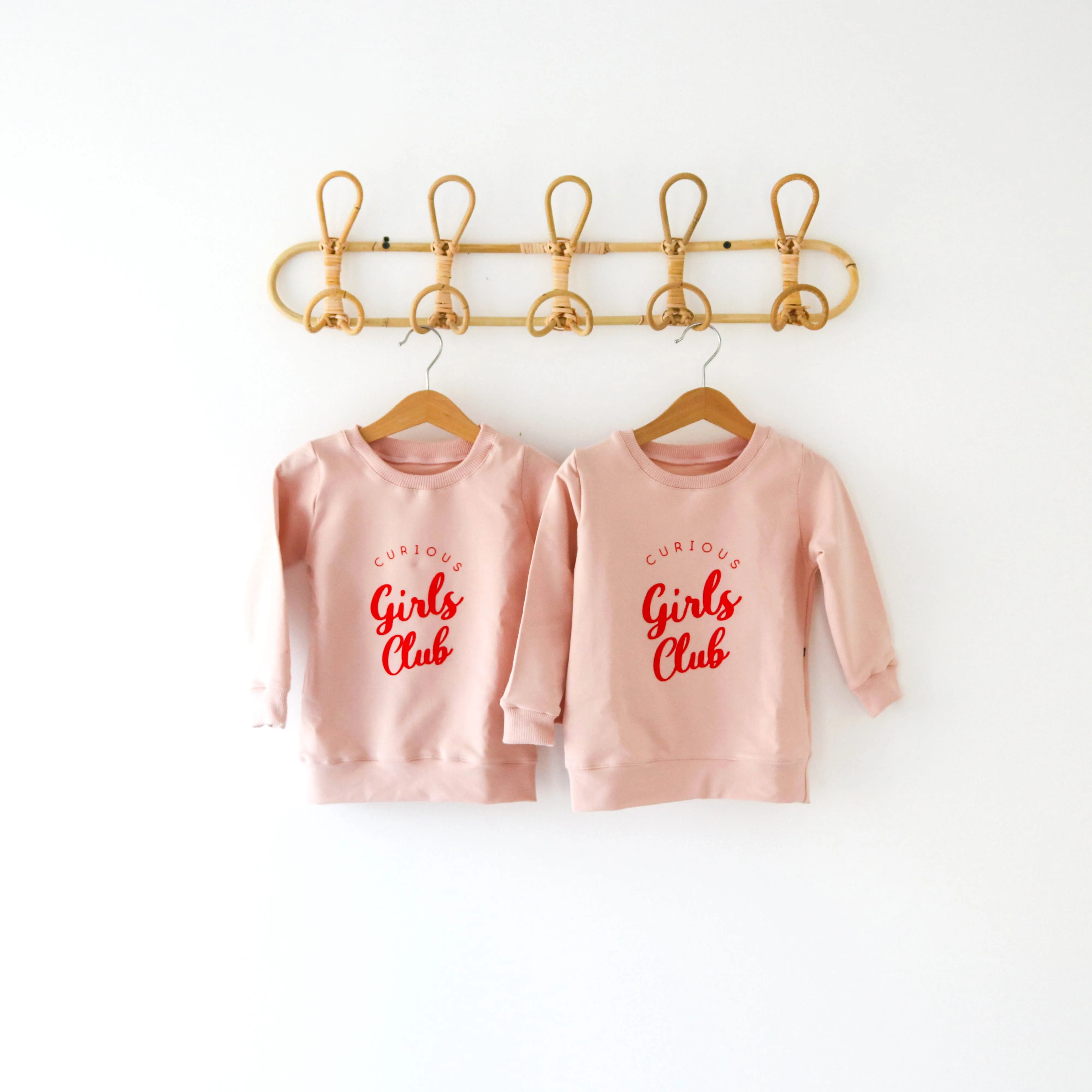 CURIOUS GIRLS CLUB  sweatshirt - bubble gum