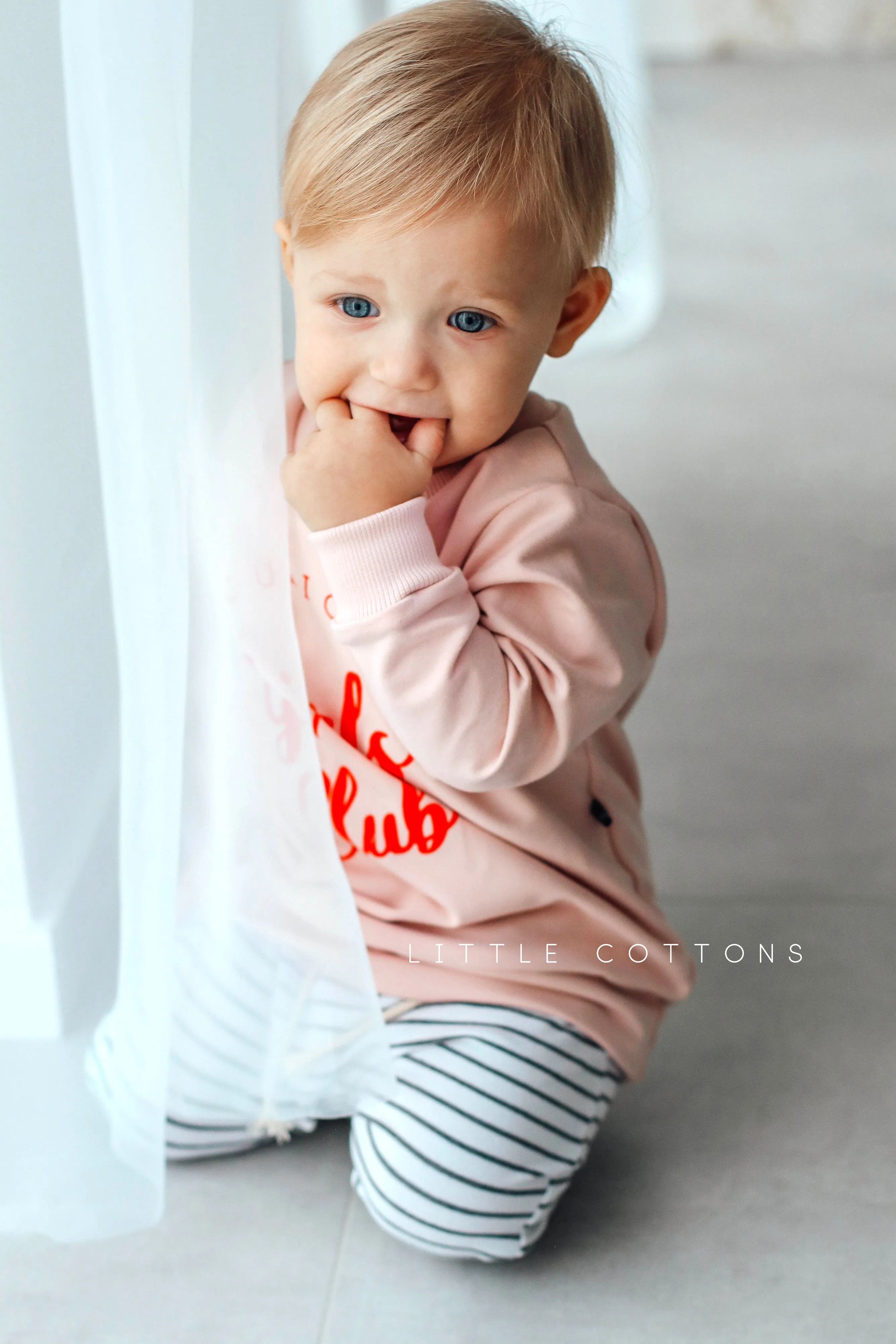 CURIOUS GIRLS CLUB  sweatshirt - bubble gum