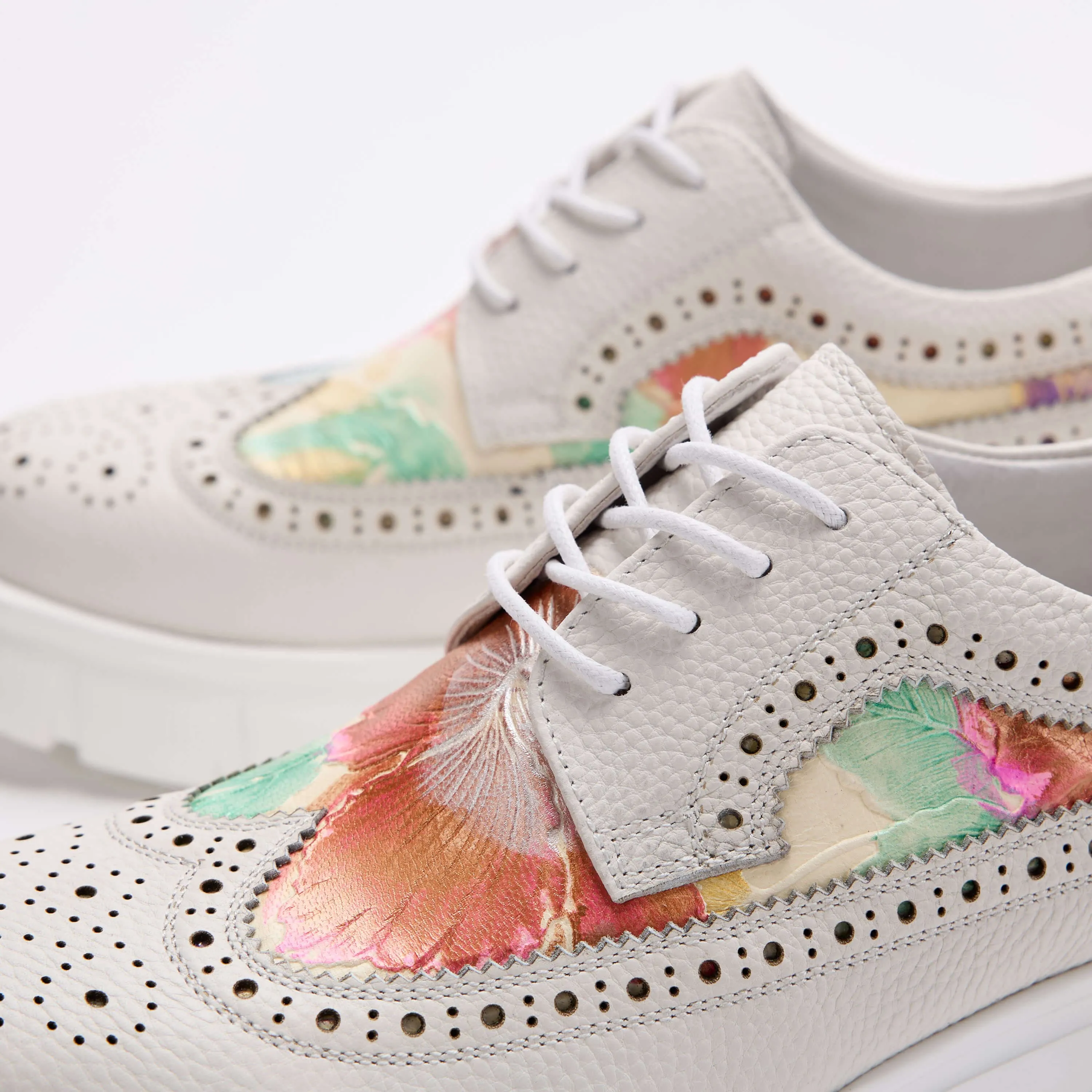 Ms. Alexander Cream/Floral Leather Lug Wingtip Derby